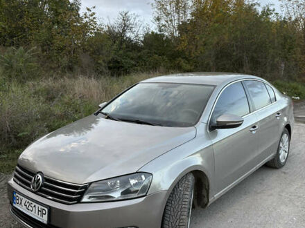 Фольксваген Пассат 2013 в Каменце-Подольском на Automoto.ua Серый Фольксваген Пассат, объемом двигателя 1.6 л и пробегом 270 тыс. км за 10500 $, фото 1 на Automoto.ua