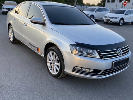 Фольксваген Пассат 2013 в Казатине на Automoto.ua Серый Фольксваген Пассат, объемом двигателя 2 л и пробегом 180 тыс. км за 12500 $, фото 1 на Automoto.ua