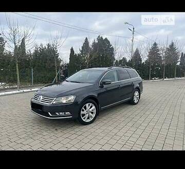 Фольксваген Пассат 2013 в Львове на Automoto.ua Серый Фольксваген Пассат, объемом двигателя 2 л и пробегом 260 тыс. км за 11000 $, фото 1 на Automoto.ua