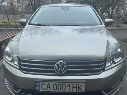 Серый Фольксваген Пассат, объемом двигателя 1.97 л и пробегом 350 тыс. км за 13000 $, фото 1 на Automoto.ua