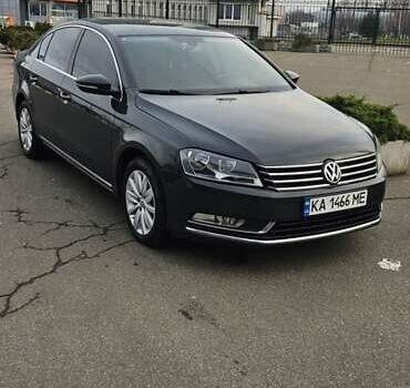 Серый Фольксваген Пассат, объемом двигателя 1.6 л и пробегом 245 тыс. км за 10300 $, фото 1 на Automoto.ua