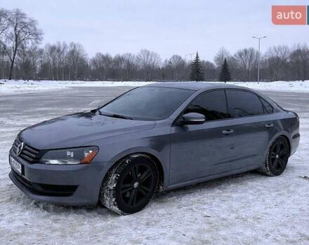 Серый Фольксваген Пассат, объемом двигателя 1.8 л и пробегом 234 тыс. км за 9100 $, фото 1 на Automoto.ua