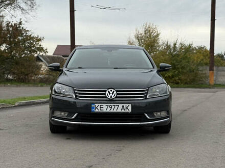 Фольксваген Пассат 2014 в Новомосковске на Automoto.ua Серый Фольксваген Пассат, объемом двигателя 1.97 л и пробегом 277 тыс. км за 12150 $, фото 1 на Automoto.ua
