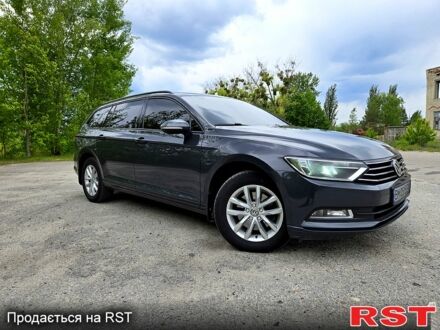 Фольксваген Пассат 2014 в Ахтырке на Automoto.ua Серый Фольксваген Пассат, объемом двигателя 2 л и пробегом 274 тыс. км за 13500 $, фото 1 на Automoto.ua