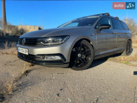 Фольксваген Пассат 2014 в Одессе на Automoto.ua Серый Фольксваген Пассат, объемом двигателя 1.97 л и пробегом 186 тыс. км за 20000 $, фото 1 на Automoto.ua