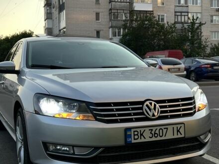 Фольксваген Пассат 2014 в Ровно на Automoto.ua Серый Фольксваген Пассат, объемом двигателя 2 л и пробегом 186 тыс. км за 9600 $, фото 1 на Automoto.ua