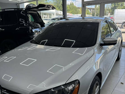 Серый Фольксваген Пассат, объемом двигателя 1.8 л и пробегом 230 тыс. км за 10500 $, фото 1 на Automoto.ua