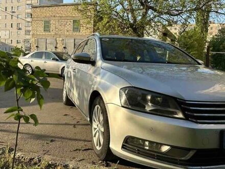 Фольксваген Пассат 2014 у Миколаєві на Automoto.ua Сірий Фольксваген Пассат, об'ємом двигуна 2 л та пробігом 377 тис. км за 11500 $, фото 1 на Automoto.ua