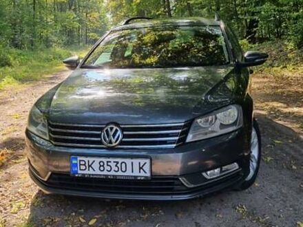 Фольксваген Пассат 2014 у Луцьку на Automoto.ua Сірий Фольксваген Пассат, об'ємом двигуна 2 л та пробігом 280 тис. км за 9500 $, фото 1 на Automoto.ua