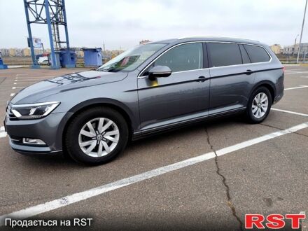 Серый Фольксваген Пассат, объемом двигателя 1.6 л и пробегом 212 тыс. км за 13500 $, фото 1 на Automoto.ua