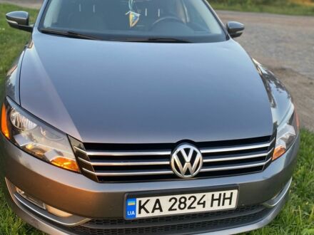 Серый Фольксваген Пассат, объемом двигателя 1.8 л и пробегом 236 тыс. км за 9000 $, фото 1 на Automoto.ua