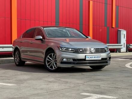 Серый Фольксваген Пассат, объемом двигателя 1.8 л и пробегом 250 тыс. км за 17900 $, фото 1 на Automoto.ua