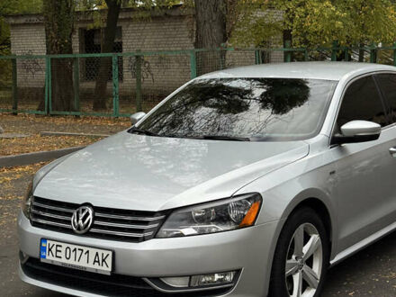 Серый Фольксваген Пассат, объемом двигателя 1.8 л и пробегом 225 тыс. км за 12000 $, фото 1 на Automoto.ua