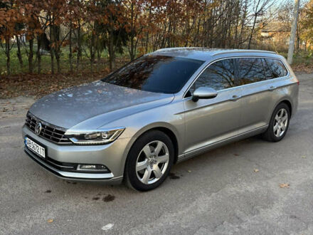 Фольксваген Пассат 2015 в Житомире на Automoto.ua Серый Фольксваген Пассат, объемом двигателя 1.97 л и пробегом 260 тыс. км за 14499 $, фото 1 на Automoto.ua