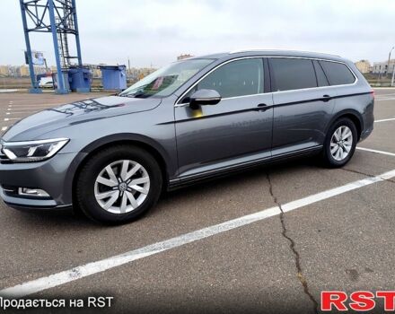 Серый Фольксваген Пассат, объемом двигателя 1.6 л и пробегом 212 тыс. км за 13500 $, фото 1 на Automoto.ua