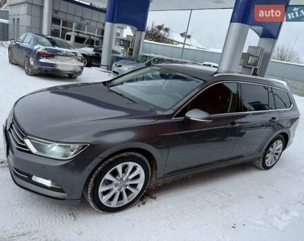 Серый Фольксваген Пассат, объемом двигателя 1.6 л и пробегом 303 тыс. км за 12900 $, фото 1 на Automoto.ua
