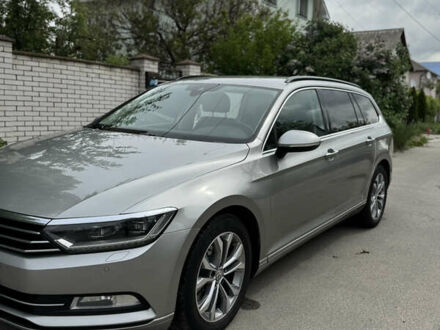 Фольксваген Пассат 2016 в Вишневом на Automoto.ua Серый Фольксваген Пассат, объемом двигателя 2 л и пробегом 252 тыс. км за 12800 $, фото 1 на Automoto.ua