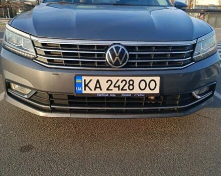 Серый Фольксваген Пассат, объемом двигателя 1.8 л и пробегом 224 тыс. км за 12500 $, фото 1 на Automoto.ua