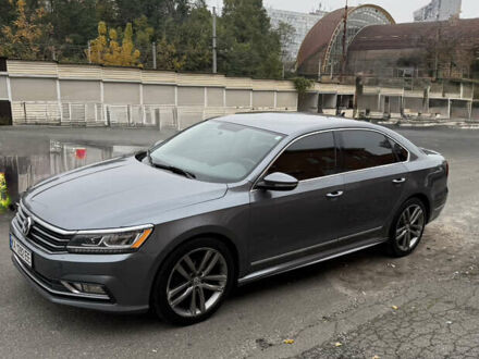 Сірий Фольксваген Пассат, об'ємом двигуна 1.8 л та пробігом 180 тис. км за 13000 $, фото 1 на Automoto.ua