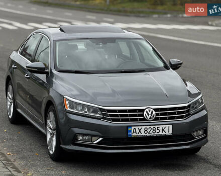 Серый Фольксваген Пассат, объемом двигателя 1.8 л и пробегом 129 тыс. км за 14000 $, фото 1 на Automoto.ua