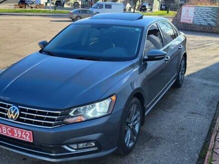 Серый Фольксваген Пассат, объемом двигателя 1.8 л и пробегом 163 тыс. км за 15500 $, фото 1 на Automoto.ua