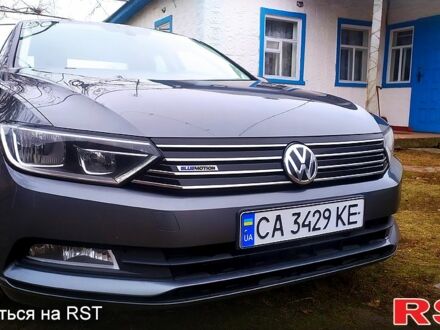 Фольксваген Пассат 2016 в Черкассах на Automoto.ua Серый Фольксваген Пассат, объемом двигателя 1.6 л и пробегом 256 тыс. км за 13500 $, фото 1 на Automoto.ua