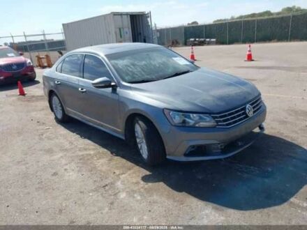 Сірий Фольксваген Пассат, об'ємом двигуна 0 л та пробігом 82 тис. км за 2000 $, фото 1 на Automoto.ua