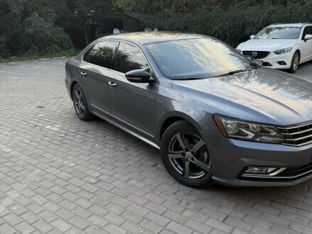 Серый Фольксваген Пассат, объемом двигателя 1.8 л и пробегом 140 тыс. км за 13100 $, фото 1 на Automoto.ua