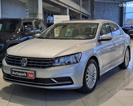 Серый Фольксваген Пассат, объемом двигателя 1.8 л и пробегом 180 тыс. км за 11590 $, фото 1 на Automoto.ua