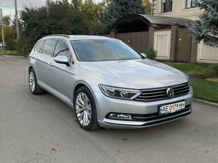 Фольксваген Пассат 2016 в Кривом Роге на Automoto.ua Серый Фольксваген Пассат, объемом двигателя 1.97 л и пробегом 271 тыс. км за 16000 $, фото 1 на Automoto.ua