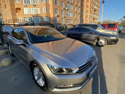 Фольксваген Пассат 2016 в Одессе на Automoto.ua Серый Фольксваген Пассат, объемом двигателя 1.97 л и пробегом 220 тыс. км за 16500 $, фото 1 на Automoto.ua