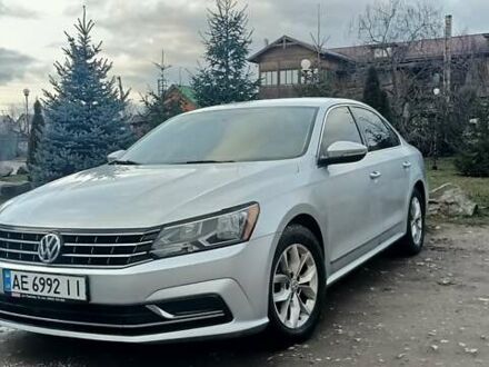 Фольксваген Пассат 2016 в Криничках на Automoto.ua Серый Фольксваген Пассат, объемом двигателя 1.8 л и пробегом 129 тыс. км за 12800 $, фото 1 на Automoto.ua