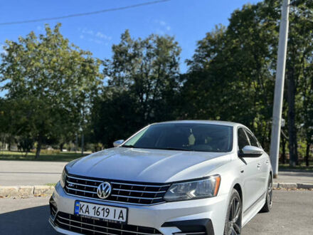 Серый Фольксваген Пассат, объемом двигателя 1.8 л и пробегом 157 тыс. км за 14800 $, фото 1 на Automoto.ua