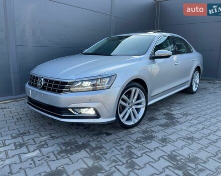 Серый Фольксваген Пассат, объемом двигателя 1.8 л и пробегом 220 тыс. км за 13500 $, фото 1 на Automoto.ua
