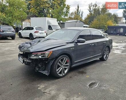 Фольксваген Пассат 2016 в Киеве на Automoto.ua Серый Фольксваген Пассат, объемом двигателя 1.8 л и пробегом 170 тыс. км за 4700 $, фото 1 на Automoto.ua