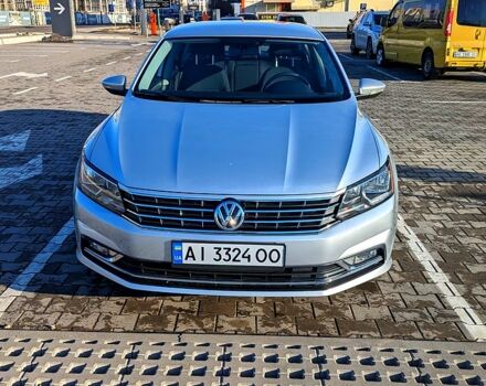 Фольксваген Пассат 2016 в Киевская на Automoto.ua Серый Фольксваген Пассат, объемом двигателя 1.8 л и пробегом 138 тыс. км за 11999 $, фото 1 на Automoto.ua