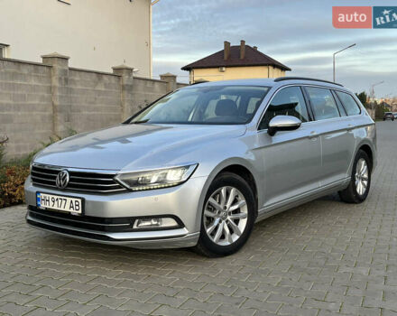 Серый Фольксваген Пассат, объемом двигателя 1.6 л и пробегом 262 тыс. км за 11800 $, фото 1 на Automoto.ua