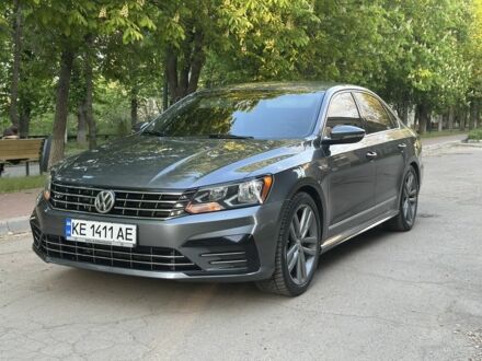 Фольксваген Пассат 2016 у Софиевке на Automoto.ua Сірий Фольксваген Пассат, об'ємом двигуна 1.8 л та пробігом 178 тис. км за 14600 $, фото 1 на Automoto.ua