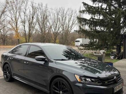 Серый Фольксваген Пассат, объемом двигателя 1.8 л и пробегом 112 тыс. км за 16800 $, фото 1 на Automoto.ua