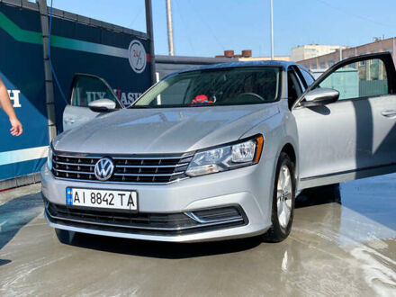 Сірий Фольксваген Пассат, об'ємом двигуна 1.8 л та пробігом 193 тис. км за 12500 $, фото 1 на Automoto.ua