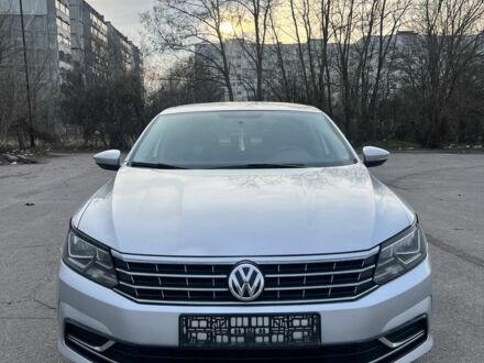 Серый Фольксваген Пассат, объемом двигателя 1.8 л и пробегом 152 тыс. км за 11600 $, фото 1 на Automoto.ua