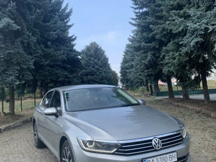 Серый Фольксваген Пассат, объемом двигателя 1.97 л и пробегом 216 тыс. км за 18000 $, фото 1 на Automoto.ua