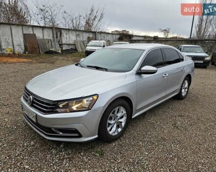 Серый Фольксваген Пассат, объемом двигателя 1.8 л и пробегом 217 тыс. км за 11700 $, фото 1 на Automoto.ua