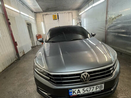 Серый Фольксваген Пассат, объемом двигателя 3.6 л и пробегом 170 тыс. км за 15500 $, фото 1 на Automoto.ua