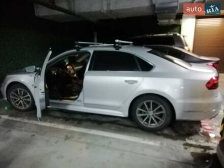 Фольксваген Пассат 2017 в Киеве на Automoto.ua Серый Фольксваген Пассат, объемом двигателя 1.8 л и пробегом 46 тыс. км за 15500 $, фото 1 на Automoto.ua