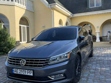 Серый Фольксваген Пассат, объемом двигателя 1.8 л и пробегом 151 тыс. км за 14400 $, фото 1 на Automoto.ua