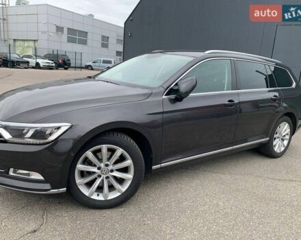 Серый Фольксваген Пассат, объемом двигателя 1.6 л и пробегом 243 тыс. км за 16400 $, фото 1 на Automoto.ua