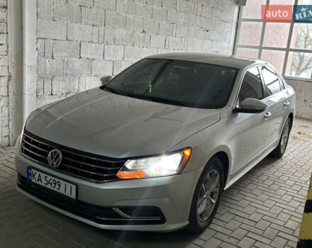Серый Фольксваген Пассат, объемом двигателя 1.8 л и пробегом 172 тыс. км за 11700 $, фото 1 на Automoto.ua