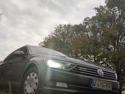 Фольксваген Пассат 2017 в Казатине на Automoto.ua Серый Фольксваген Пассат, объемом двигателя 2 л и пробегом 300 тыс. км за 16600 $, фото 1 на Automoto.ua