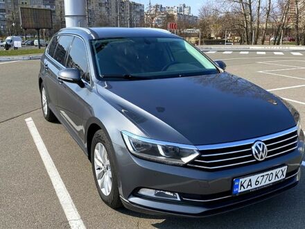 Серый Фольксваген Пассат, объемом двигателя 1.6 л и пробегом 297 тыс. км за 14190 $, фото 1 на Automoto.ua